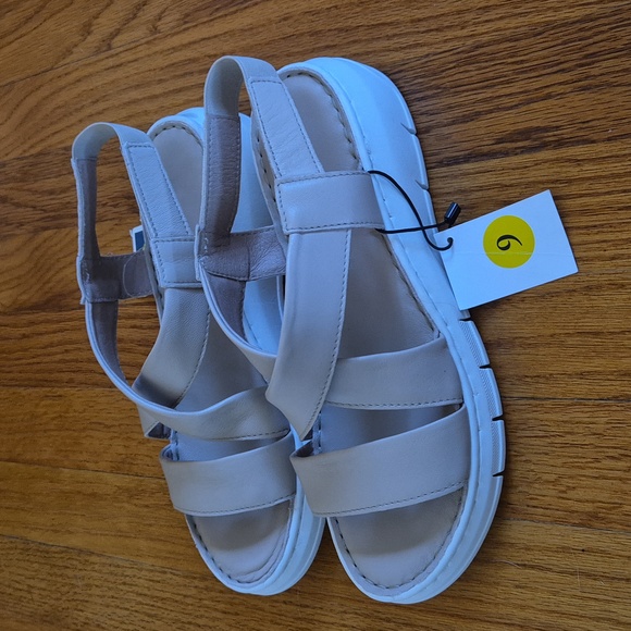 Rizoli Genuine Leather Women's Sandals,  size 9 NWOB - Picture 2 of 11